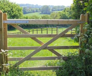 5 Bar Wooden Field Gates 25 Year Guarantee - M D Hanafin & Sons Ltd